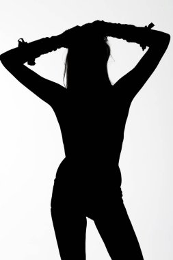 uzun tüyleri kadın silueti beyaz arka plan üzerinde