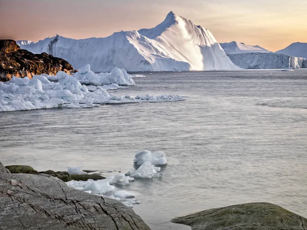 Glaciers énormes du bateau — Photo