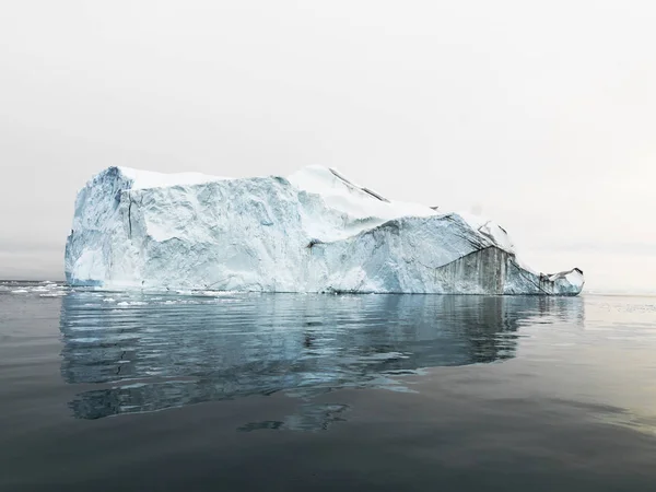 Gacieres en el fiordo de hielo ilulissat en Groenlandia —  Fotos de Stock