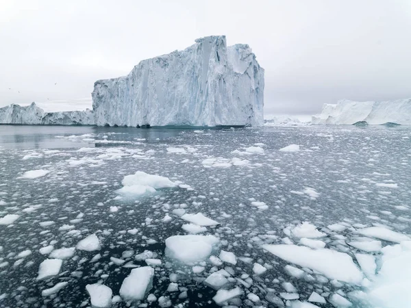 Iceberg artici dalla barca . — Foto Stock