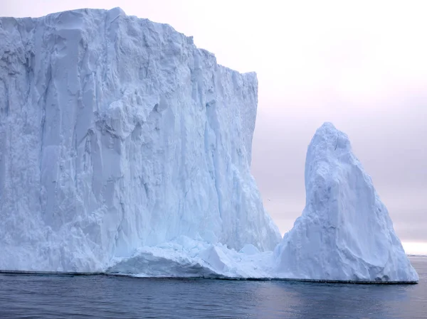 Iceberg artici dalla barca . — Foto Stock