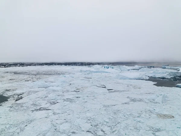 Icebergs on arctic ocean in Greenland — Stock Photo, Image