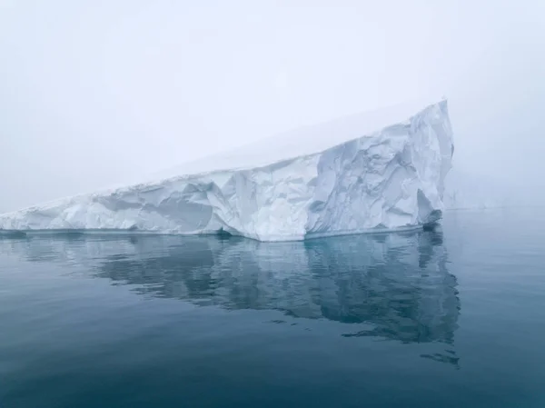 Huge icebergs on arctic ocean in Greenland — Stock Photo, Image