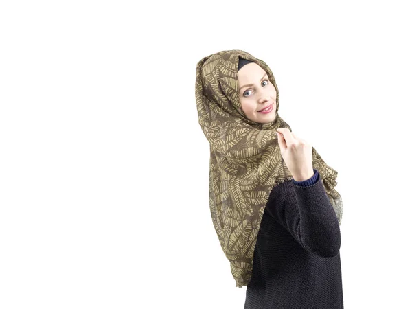 Портрет молодой мусульманки крупным планом — стоковое фото