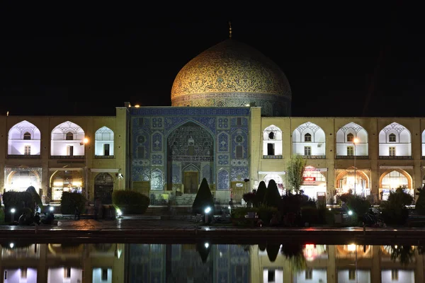 Mezquita Sheikh Lotfollah en la plaza Naqsh-e Jahan de Isfahán —  Fotos de Stock