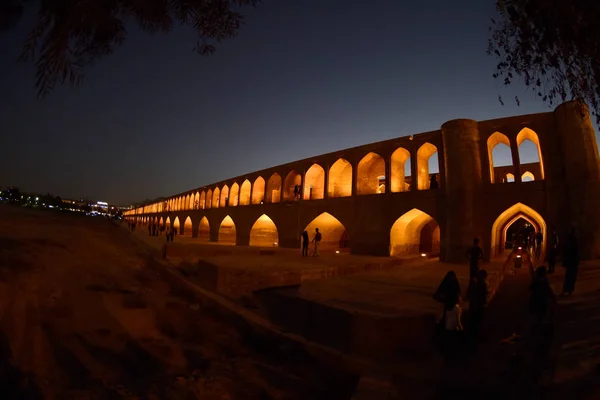 Zayandeh 강, Isfahan, 이란 Khajoo 다리. 2016 년 9 월 14 일 — 스톡 사진