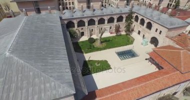 Istanbul'da Osmanlı İslam mimarisinin havadan görünümü