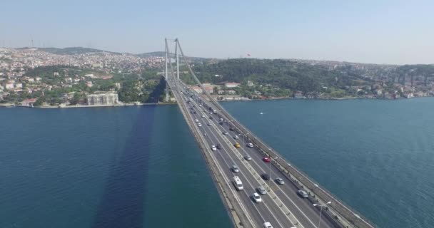 Flygfoto över Istanbul bosphorus bridge — Stockvideo
