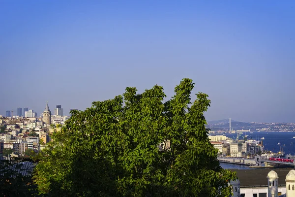 Estambul Vista del Bósforo desde la Mezquita y Complejo Suleymaniye —  Fotos de Stock