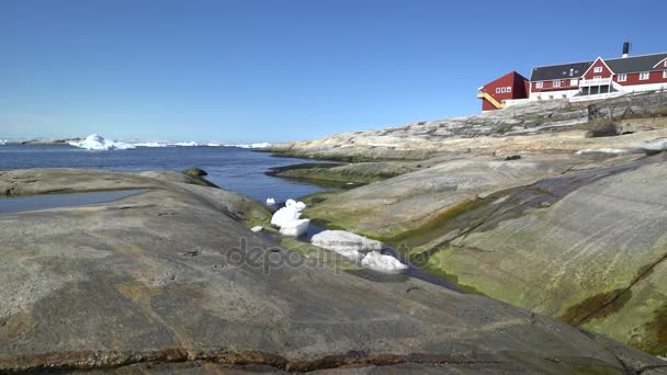 Ijsbergen op de Noordelijke IJszee in ilulissat provincie, Groenland. — Stockvideo