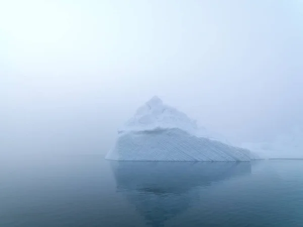 Buzdağları Grönland Kuzey Buz Denizi Üzerinde — Stok fotoğraf