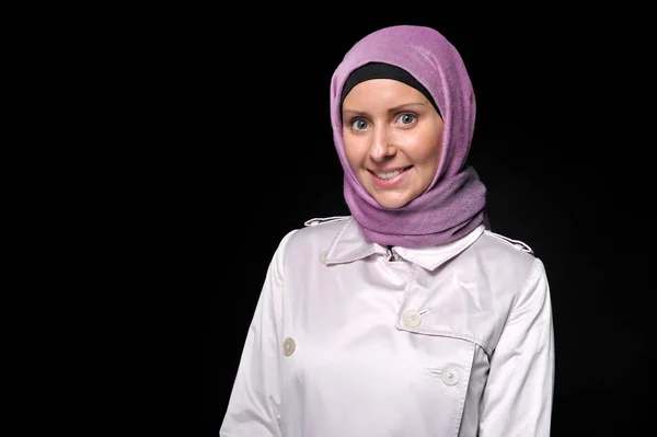 Jovem Mulher Muçulmana Retrato — Fotografia de Stock
