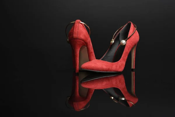 Zapatos Mujer Lujo Tacones Altos Rojos —  Fotos de Stock