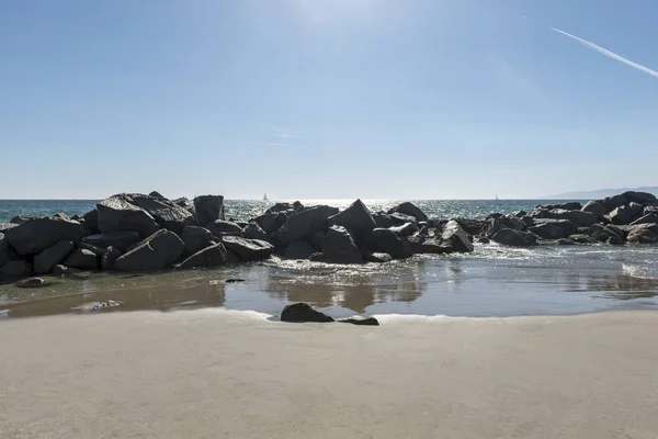 Βράχοι Στην Παραλία Της Καλιφόρνια Σάντα Μόνικα Μακροχρόνια Έκθεση Σουτ — Φωτογραφία Αρχείου