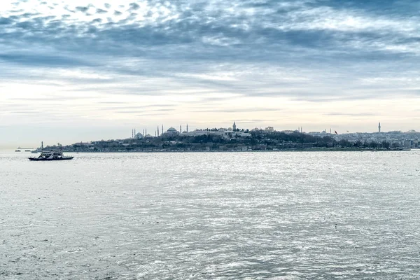Istanbul Bosporus Bekijken Met Topkapi Paleis Bij Zonsondergang — Stockfoto