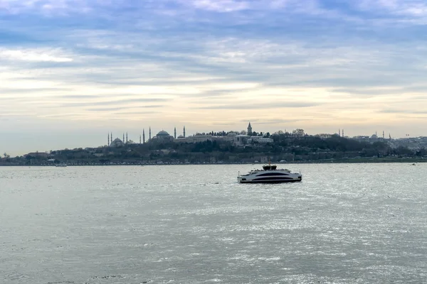 Istanbul Boğazı Deniz Cityscape Ile — Stok fotoğraf