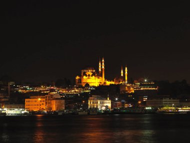 İstanbul, Türkiye 'de Süleyman Camii gece görüşü