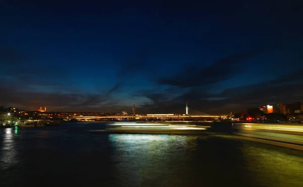 Metra Železniční Most Istanbulu Moře Bospor Noci — Stock fotografie