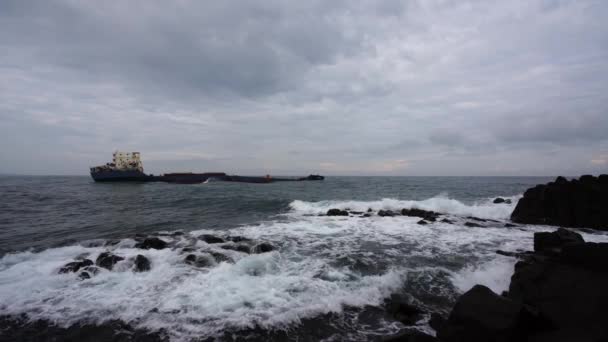 Sunken Ship Istanbul Black Sea Stormy Day — Stock Video