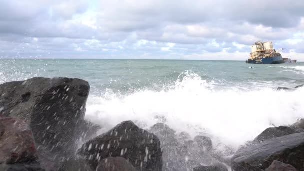 Karadeniz Terk Edilmiş Batmış Bir Gemi Stanbul Hindi — Stok video