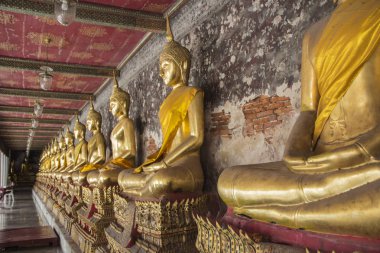 Bangkok, Tayland 'daki tapınaklarda Buda
