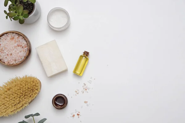 Sıfır atık doğal spa konsepti: sağlık ürünleri için eko organik ürünler, plastik yok. Metin için boş boşluk.