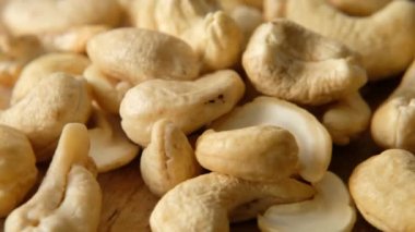 Kaju fıstığı dönüyor, makro atış. Üst görünüm