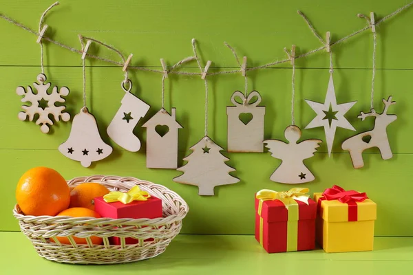 Decoraciones de Navidad y Año Nuevo de madera contrachapada . —  Fotos de Stock