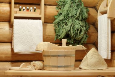 İç bir sauna ve banyo aksesuarları.
