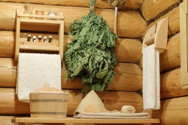 İç bir sauna ve banyo aksesuarları.