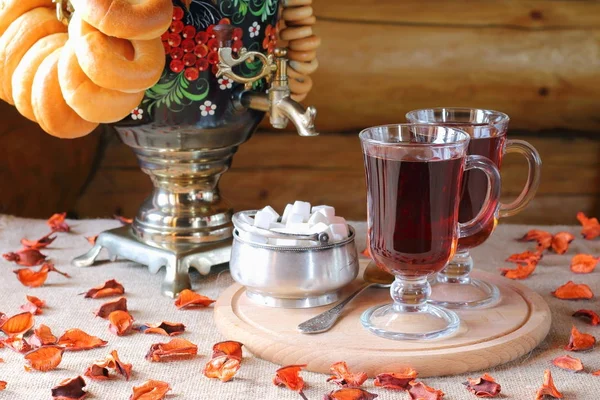 Chá Russo Samovar Com Uns Bagels — Fotografia de Stock