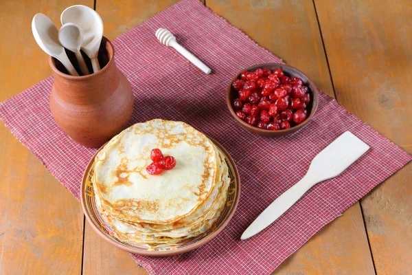 Empilement Crêpes Cerise Sèche Sur Table Bois Marron — Photo