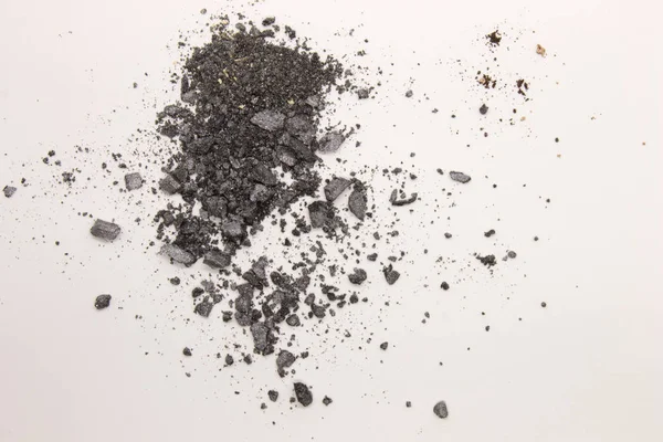 Bu, beyaz arka planda izole edilmiş gri toz Eyeshadow 'un fotoğrafı.