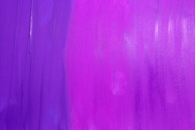 Bu mor ruj örneklerinin üç farklı tonu gradyan arkaplanının fotoğrafı.