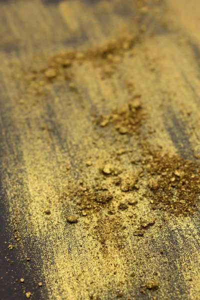 Фотография Золотого Порошка Тени Век Изолированы Черном Фоне — стоковое фото