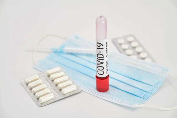 Koncepcyjne Zdjęcie Próbki Krwi Obecność Koronawirusa Rurki Zawierające Próbki Krwi — Zdjęcie stockowe