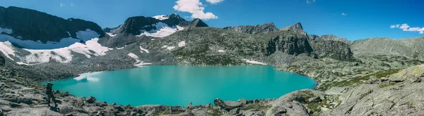 Fotoğrafçı bir irtifada mat camgöbeği güçlü Gölü Fotoğraf çeker