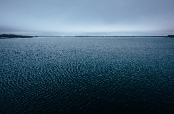 Nonfreezing Lake parlak, Shatura, Moscow region fotoğrafı