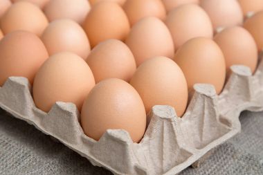 kahverengi yumurta karton tepsisi