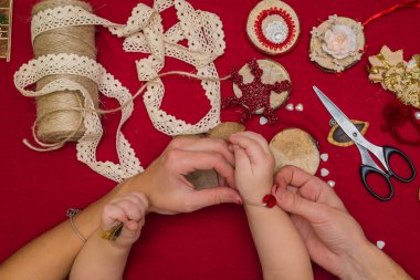 Noel oyuncaklar ve süslemeler