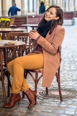 kahve içmek güzel kız