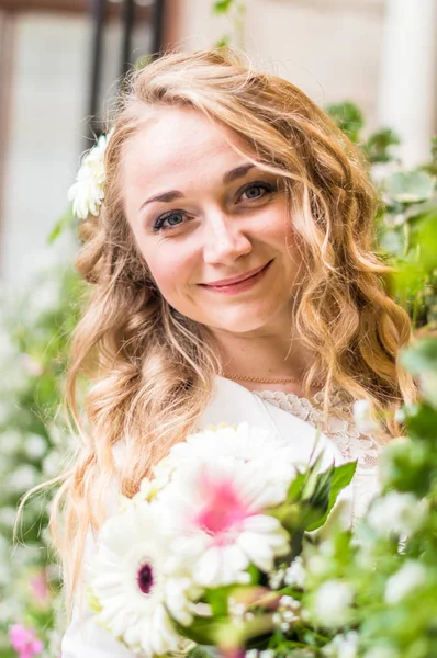 Portrait of bride in white dress — Stok Foto