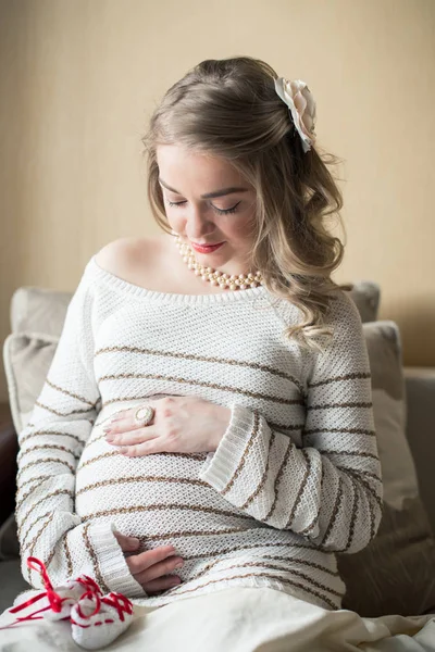 Ritratto di donna incinta — Foto Stock