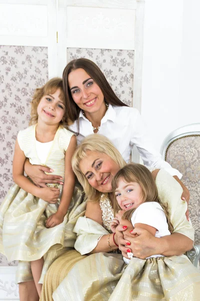 Nonna, madre e figlie — Foto Stock