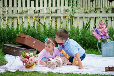 Kız ve erkek Bahçe