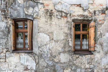 Antik duvar eski pencere