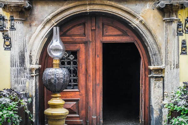 Vieille porte en bois — Photo