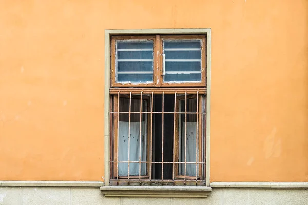 Vintage galler fönster — Stockfoto