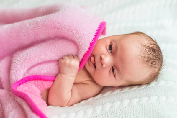 Bebé recién nacido princesa niña —  Fotos de Stock