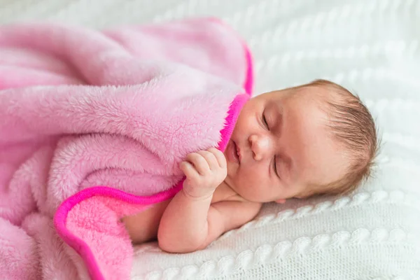 Bebé recién nacido princesa niña —  Fotos de Stock